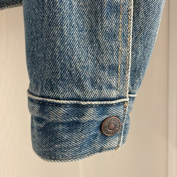 Levis original trucker jean jacket size SMALL - Picture 3 of 6